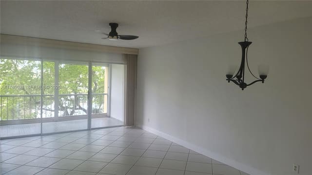 6091 NW 61 Avenue 310, Tamarac, FL 33319