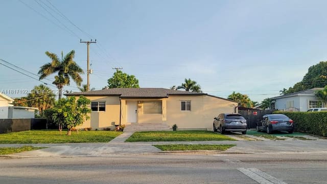 200 W 53rd Terrace, sold in Palm Springs Amd, Hialeah, FL