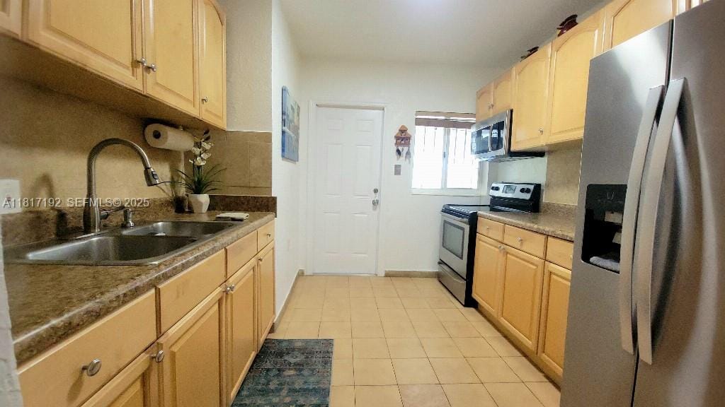 200 W 53rd Terrace, Hialeah, FL 33012 photo 5