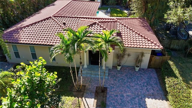 1572 SW 30th Place, sold in F A Barretts Sub Of W1/2, Fort Lauderdale, FL