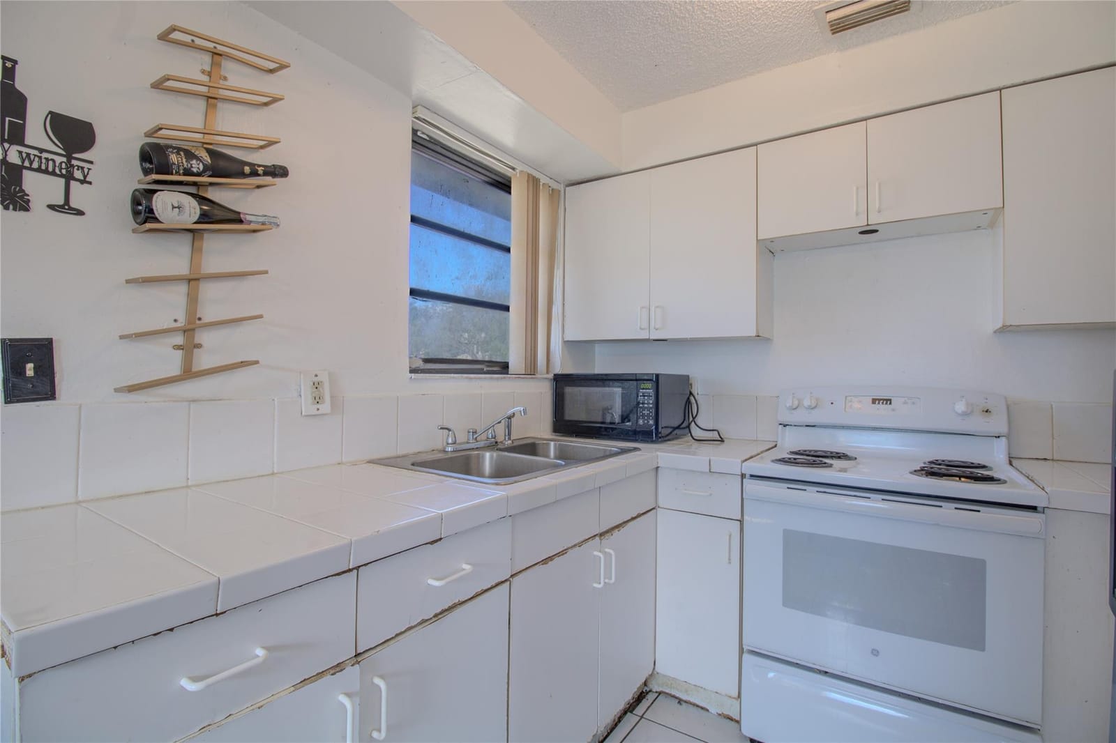 750 NW 7th Avenue — photo 3
