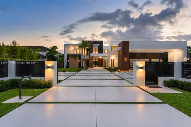 6900 SW 72nd Court, sold in Sudlow Park, Miami, FL