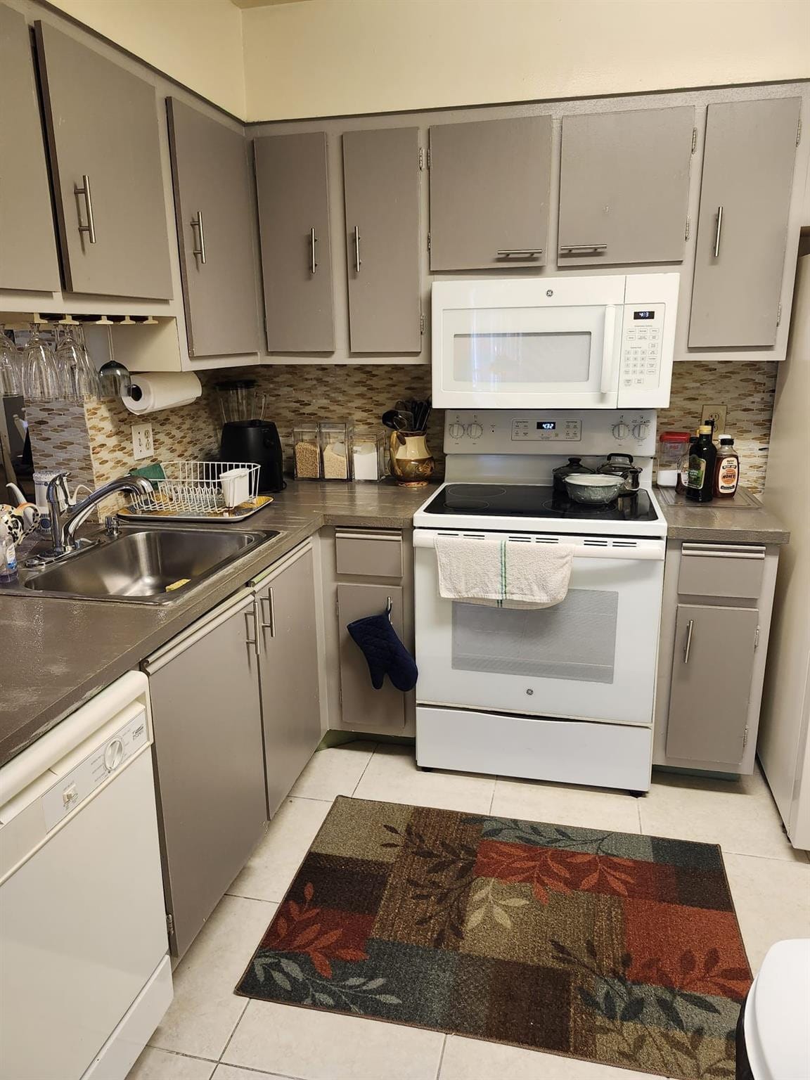 3021 N Oakland Forest Drive 203, Oakland Park, FL 33309 photo 5