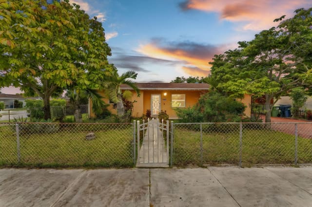 19130 SW 121st Avenue, sold in Los Angeles Estates, Miami, FL