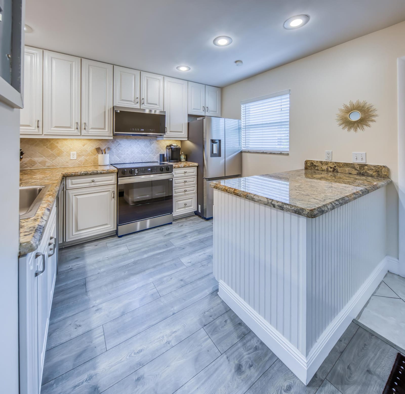 1428 S Lakeside Drive 31 — photo 3