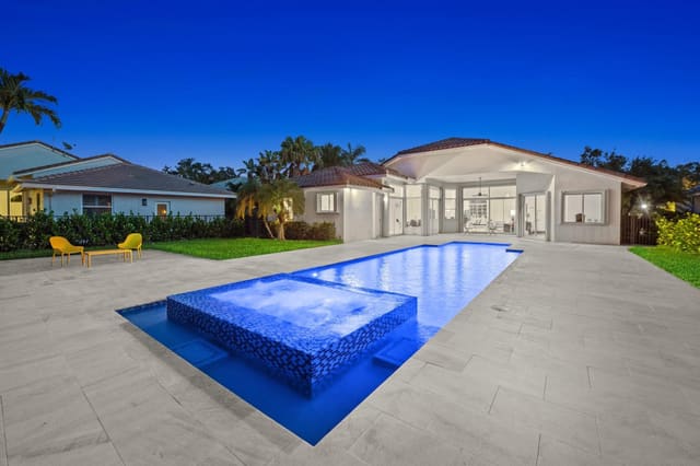 2904 Oakbrook Drive, Weston, FL 33332