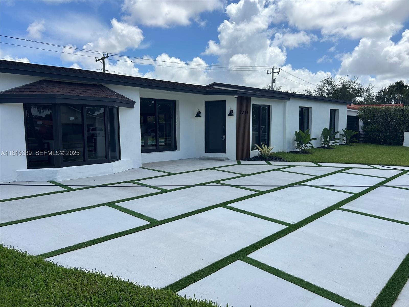 9211 SW 20th Street, Miami, FL 33165