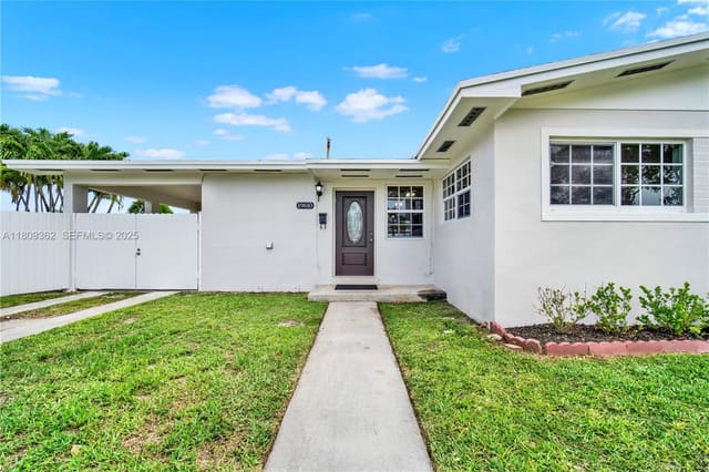 19610 Christmas Road, Cutler Bay, FL 33157