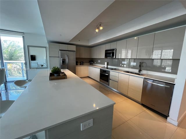 2600 E Hallandale Beach Boulevard T401, Hallandale Beach, FL 33009