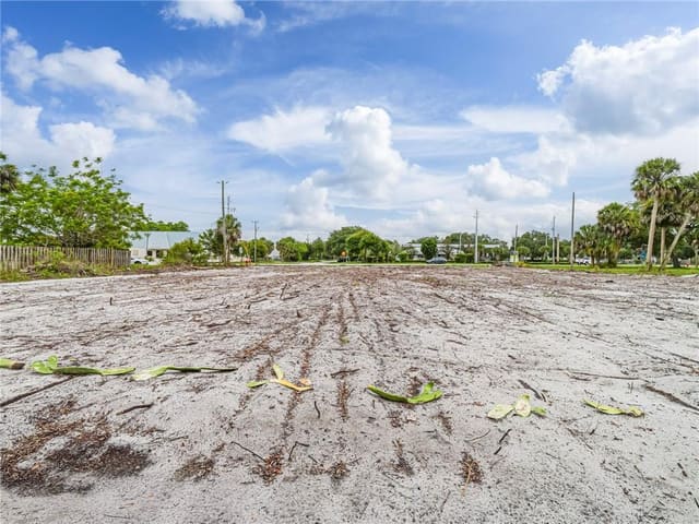 445 Old Dixie Highway, Hickory Hill Estates, Vero Beach, FL