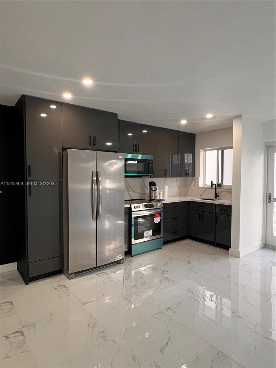 1818 Rodman Street 2D — photo 2