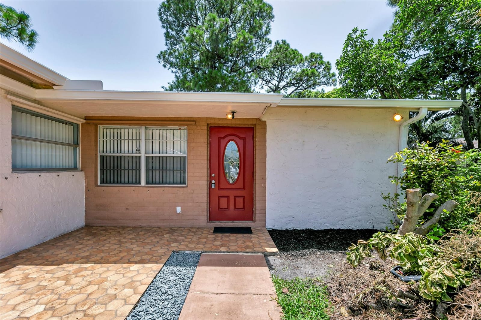 436 SW Natura Avenue — photo 2