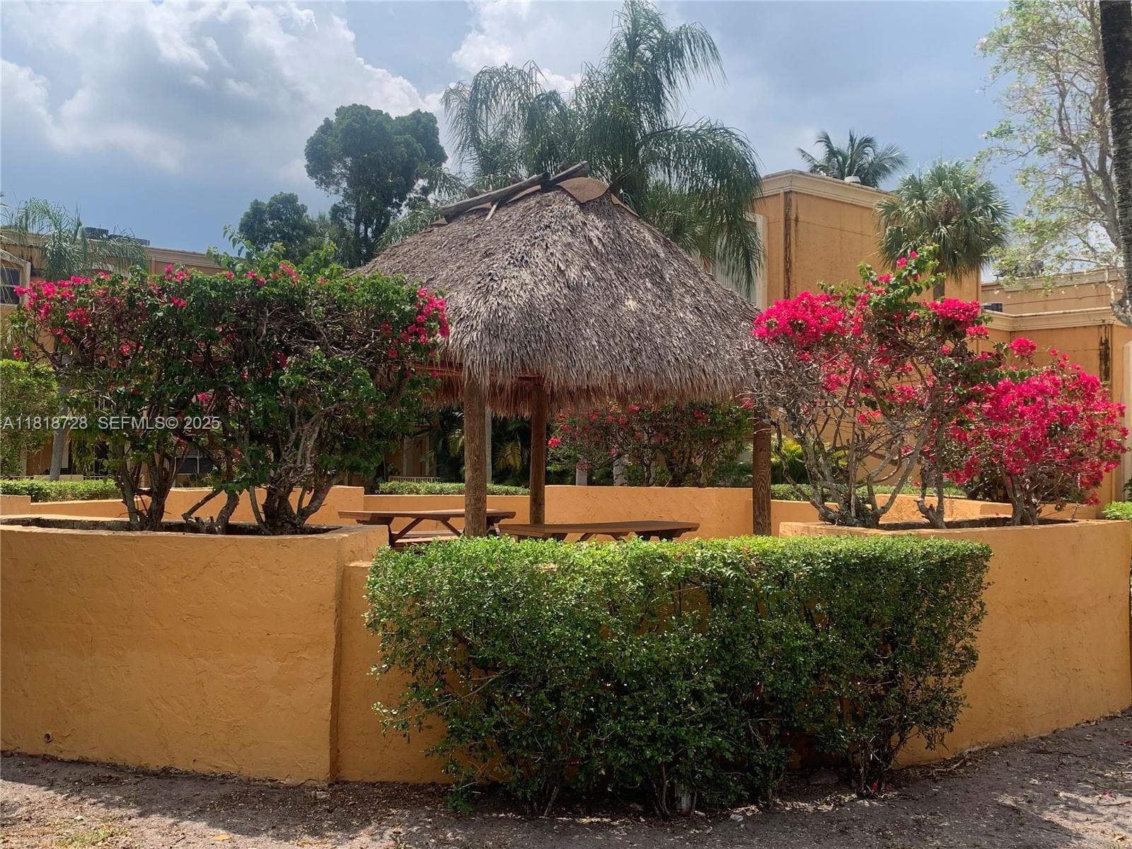 17911 NW 68th Avenue O104, Hialeah, FL 33015 photo 25
