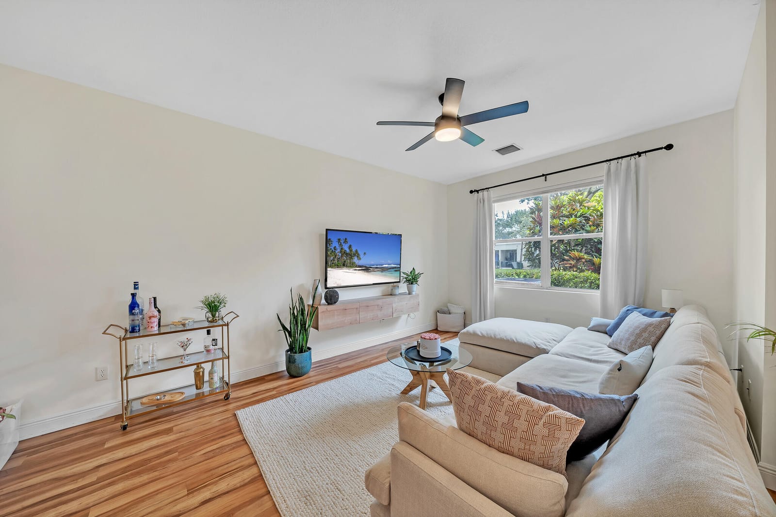 6086 Seminole Gardens Circle, Riviera Beach, FL 33418 photo 6