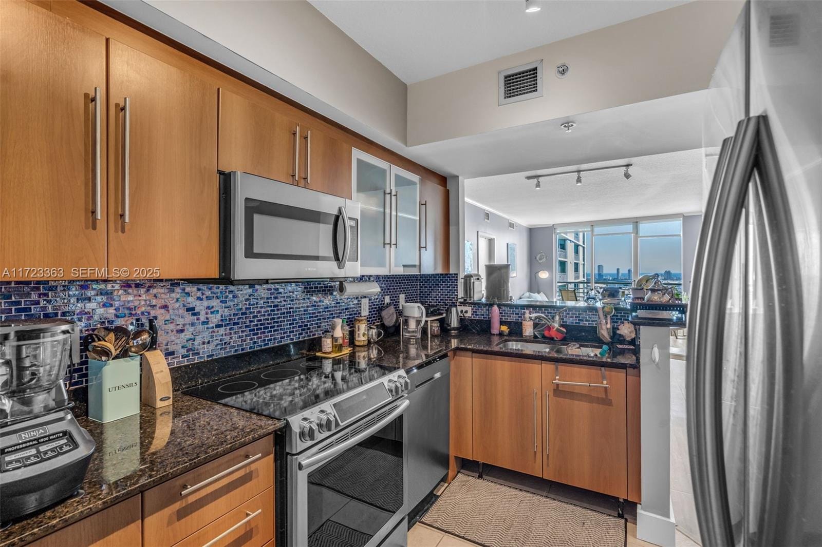 325 S Biscayne Boulevard 3726 — photo 4