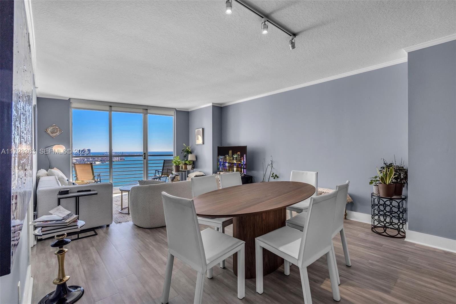 325 S Biscayne Boulevard 3726 — photo 6