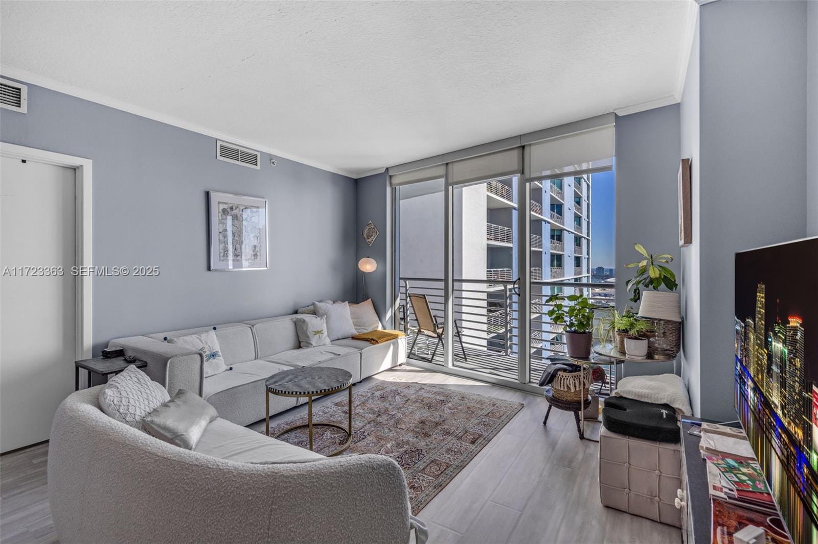 325 S Biscayne Boulevard 3726 — photo 10