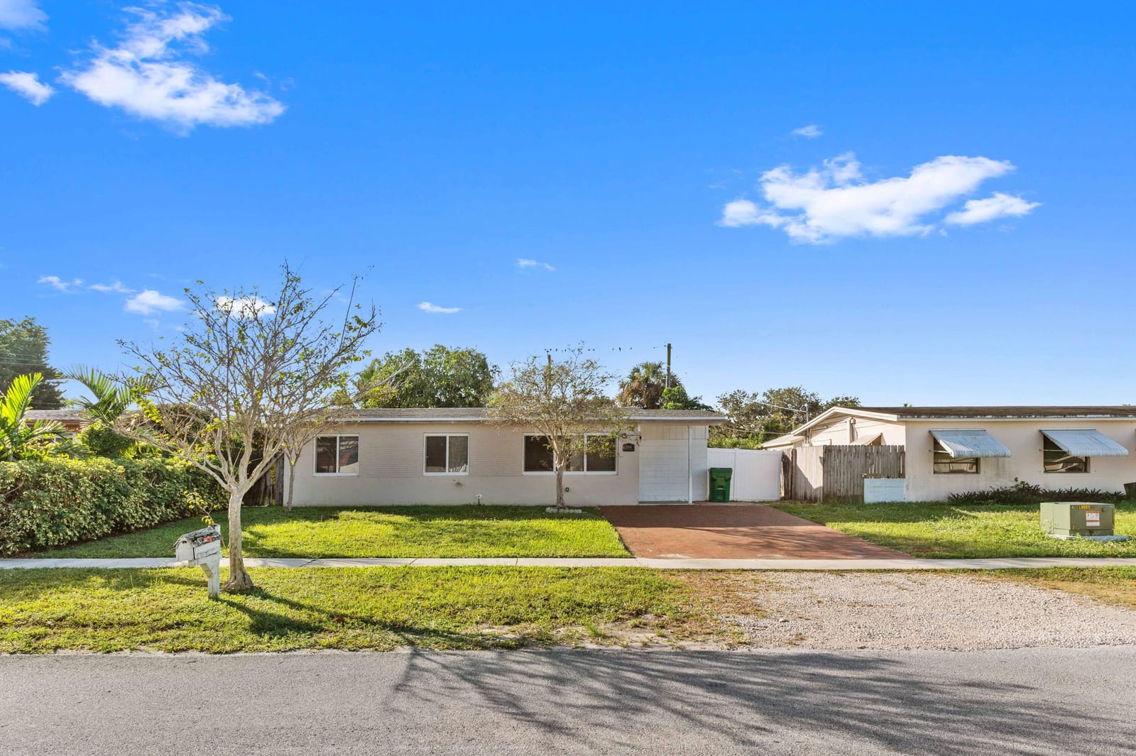 5810 SW 38th Court, Davie, FL 33314