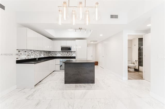 1010 Brickell Avenue 1409, Miami, FL 33131