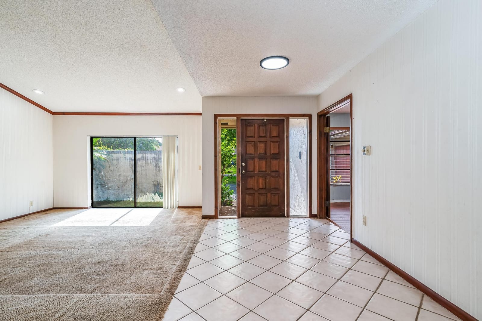 648 NW 100th Lane — photo 4