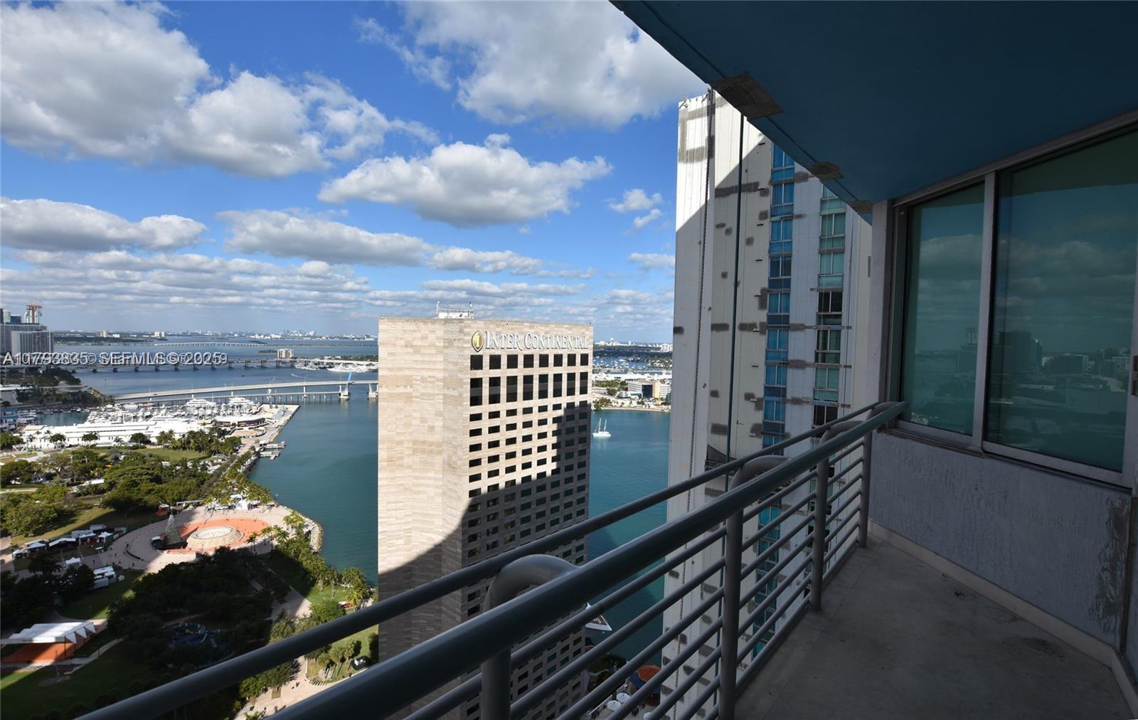 325 S Biscayne Boulevard 3822, Miami, FL 33131, Miami