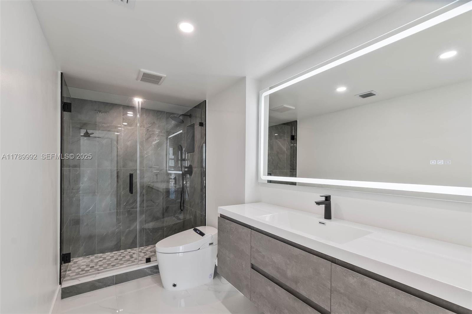 20335 W Country Club Drive 1902 — photo 11
