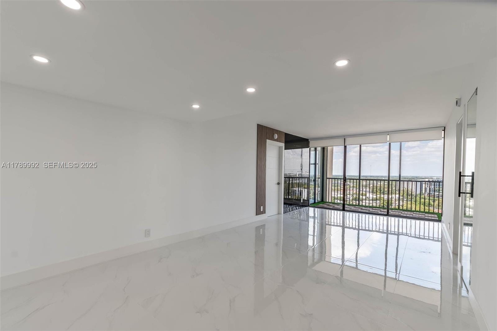 20335 W Country Club Drive 1902 — photo 7