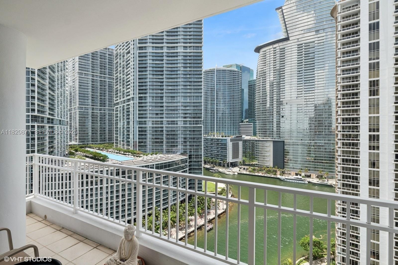 801 Brickell Key Boulevard 2202, Miami, FL 33131 photo 2