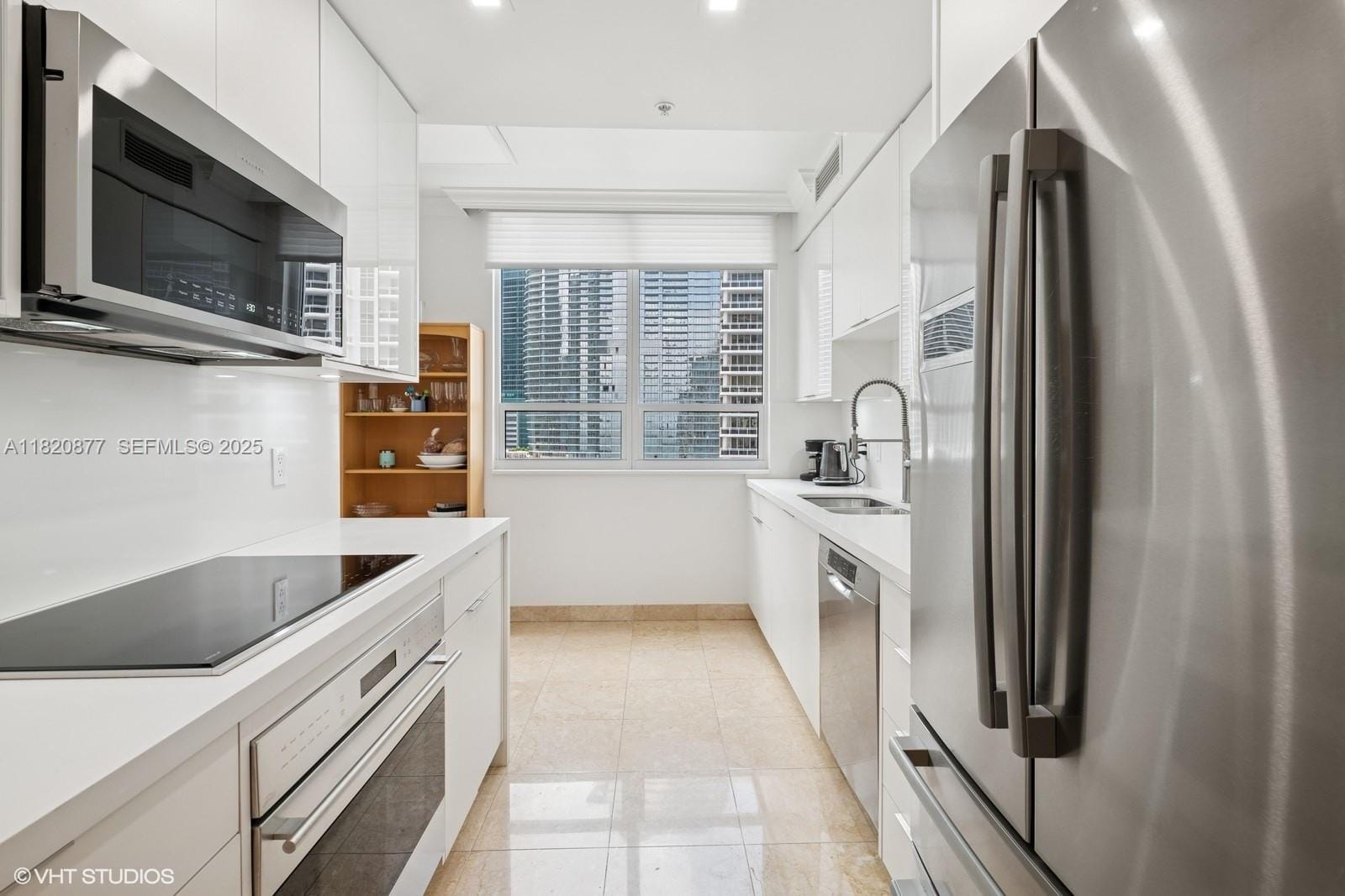 801 Brickell Key Boulevard 2202, Miami, FL 33131 photo 4