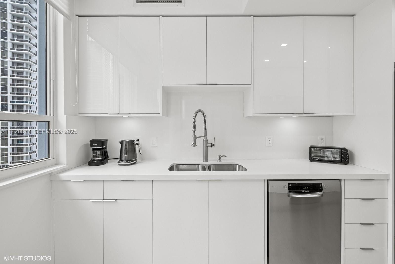 801 Brickell Key Boulevard 2202, Miami, FL 33131 photo 5