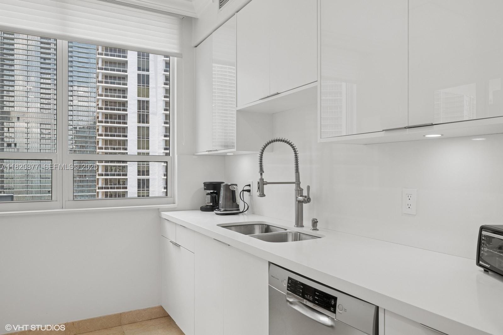 801 Brickell Key Boulevard 2202, Miami, FL 33131 photo 6