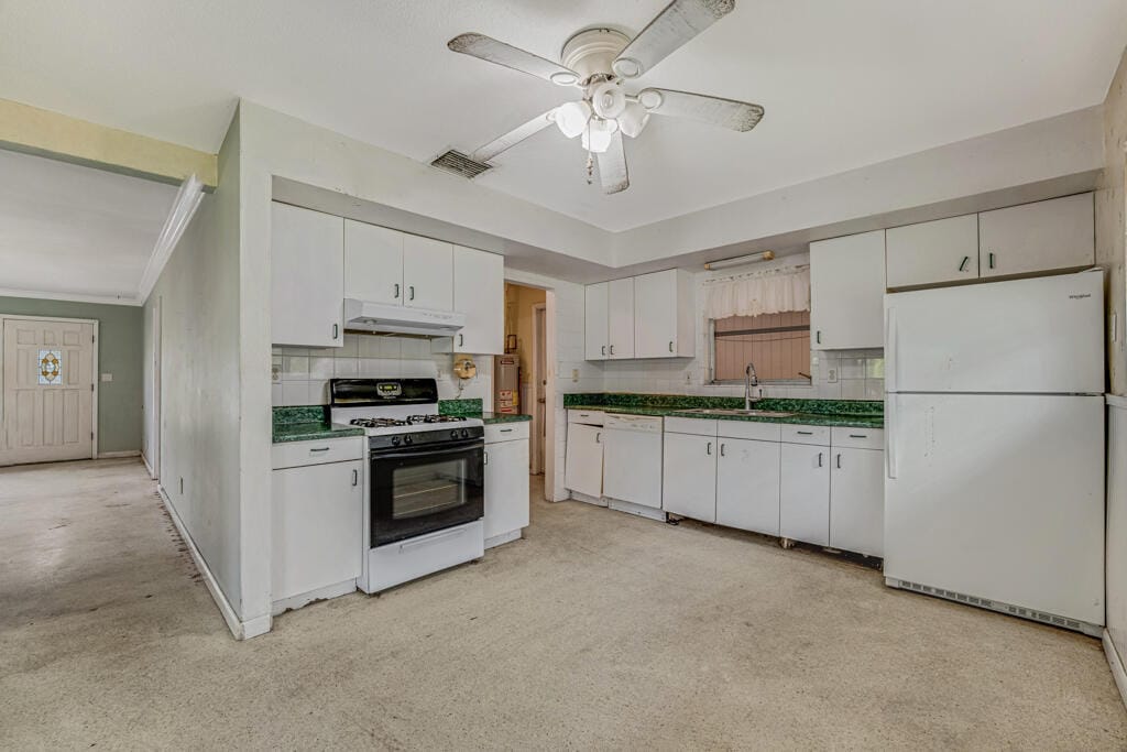 4840 Pineaire Lane — photo 9