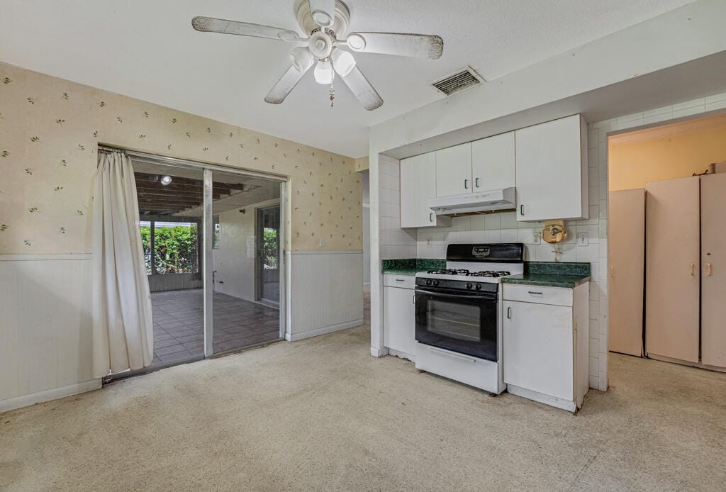 4840 Pineaire Lane — photo 10