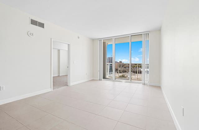 480 Hibiscus Street 829, sold in City Palms Condo, West Palm Beach, FL