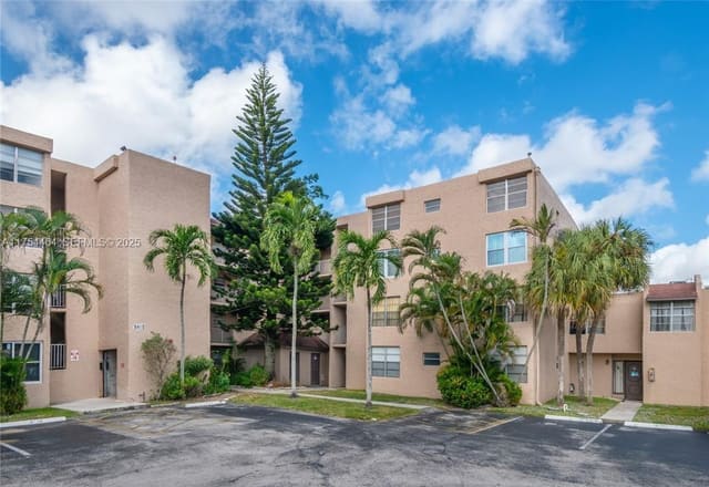9410 Live Oak Place 208, Davie, FL 33324