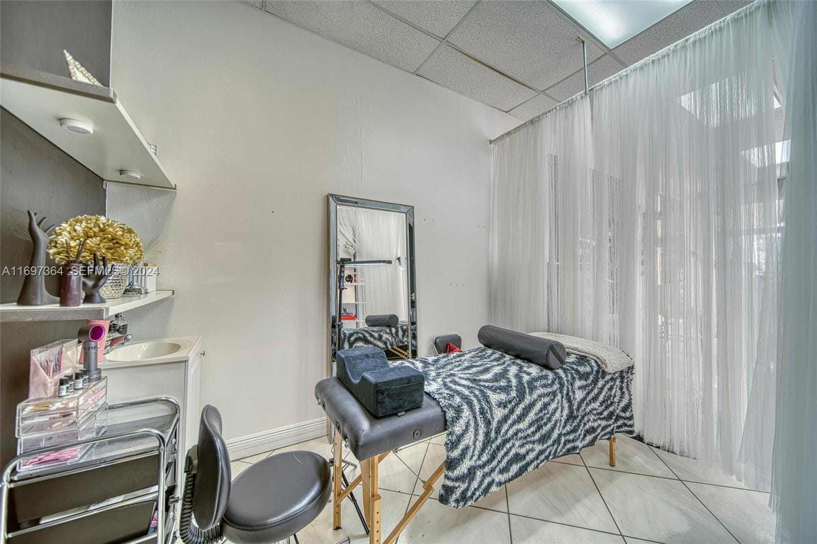 Beauty Salon For Sale In Hialeah — photo 4