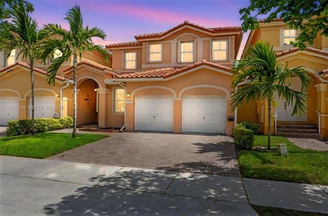 13745 SW 113th Lane, sold in Century Breeze, Miami, FL