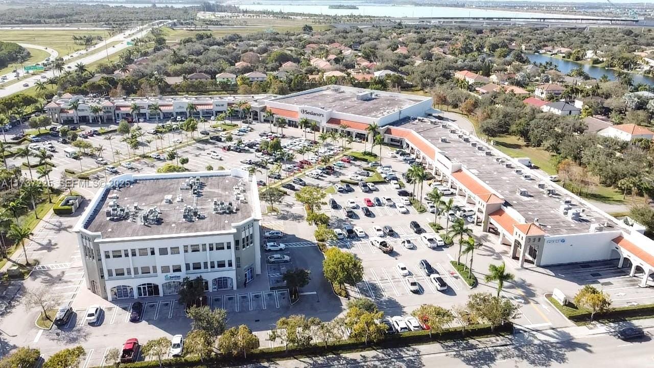18600 NW 87th Avenue, Hialeah, FL 33015 photo 3