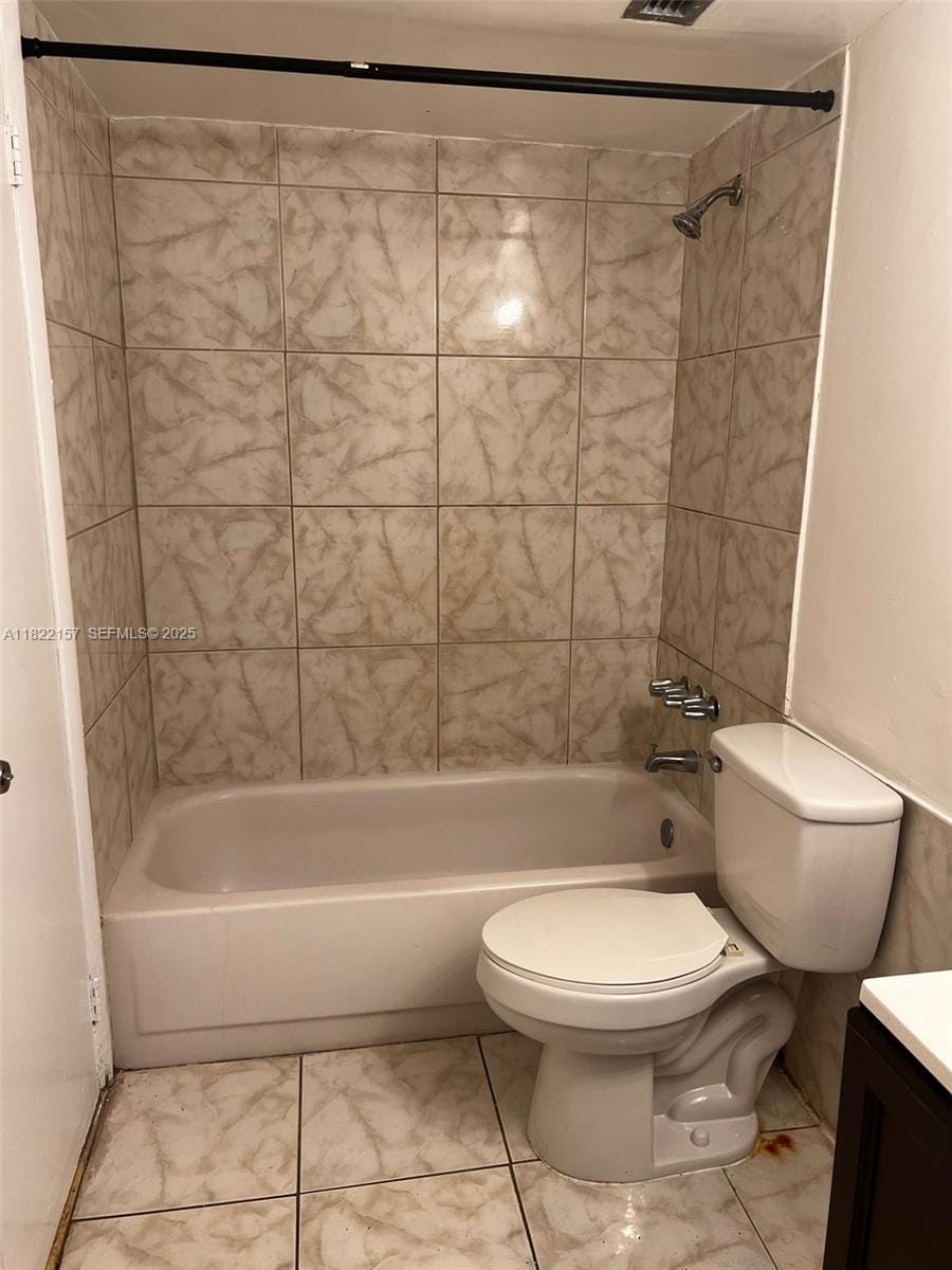 498 NW 165th St Road D303 — photo 5