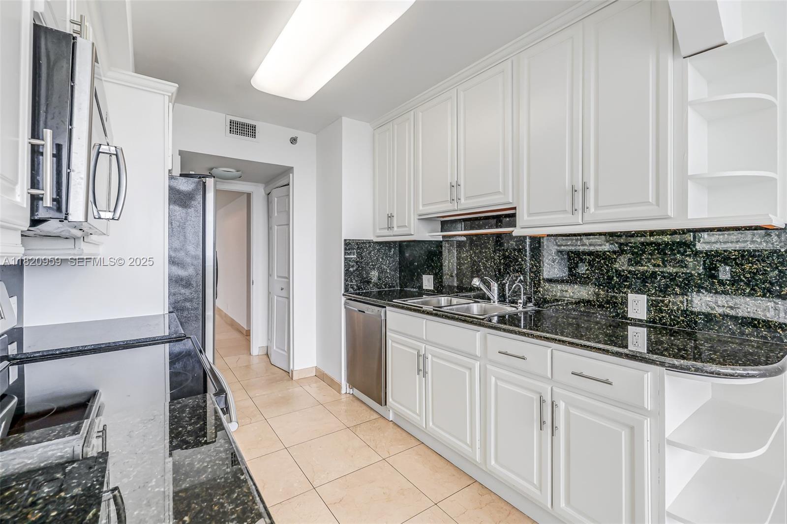 20281 E Country Club Drive 1412, Aventura, FL 33180 photo 14