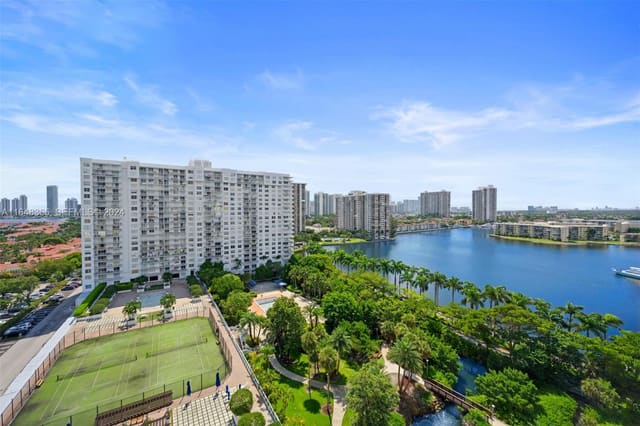 2801 NE 183rd Street 1506W, Aventura, FL 33160