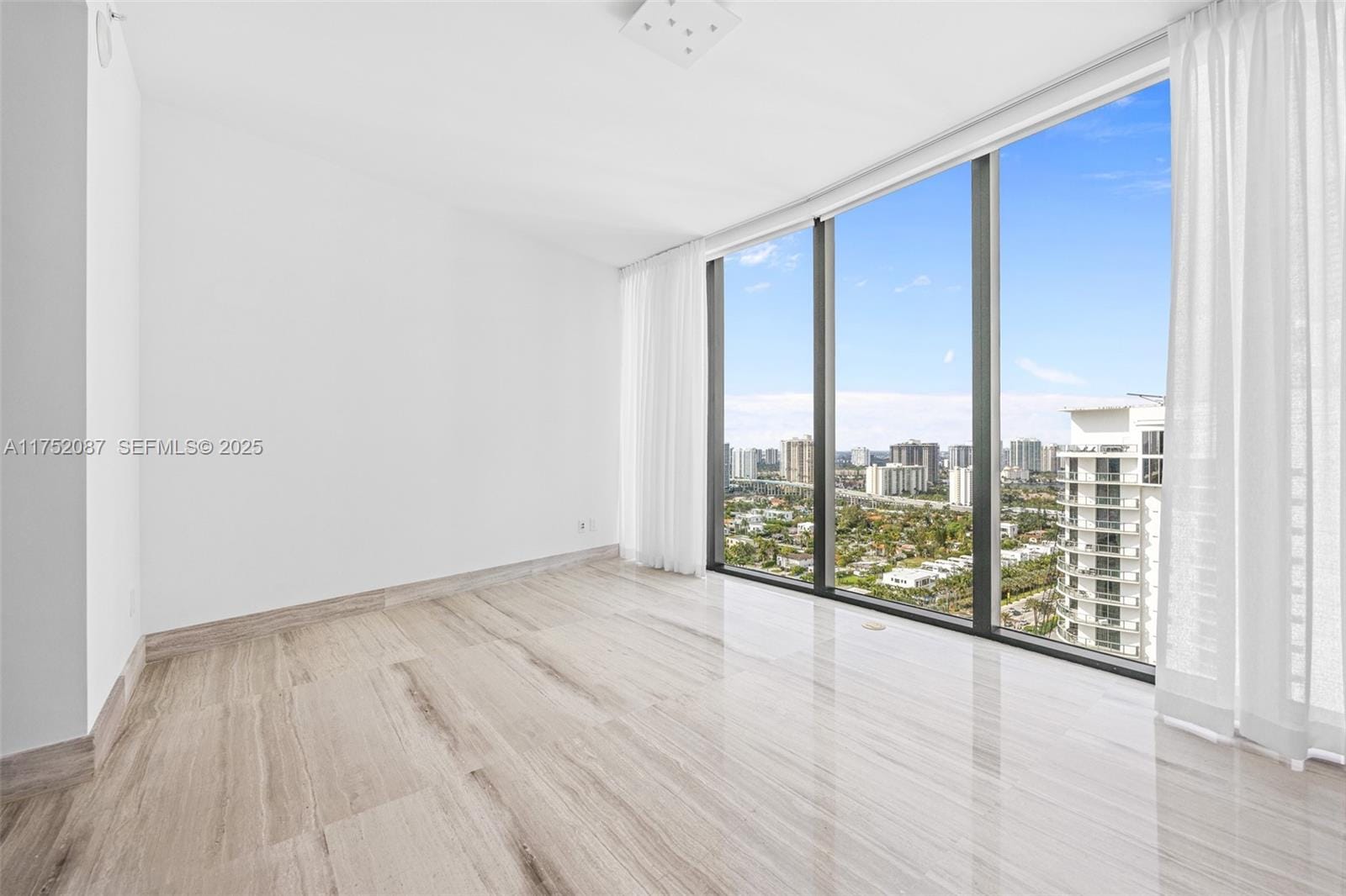 18555 Collins Avenue 2305, Sunny Isles Beach, FL 33160 photo 20