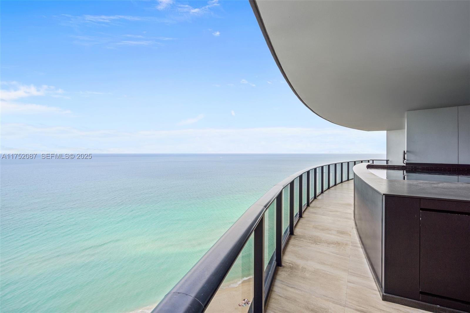 18555 Collins Avenue 2305, Sunny Isles Beach, FL 33160 photo 3