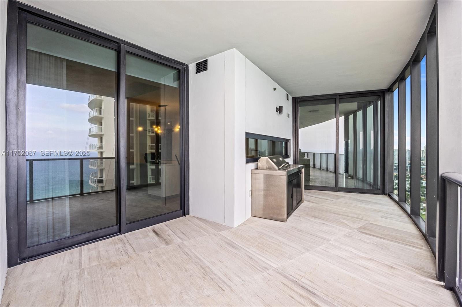 18555 Collins Avenue 2305, Sunny Isles Beach, FL 33160 photo 4