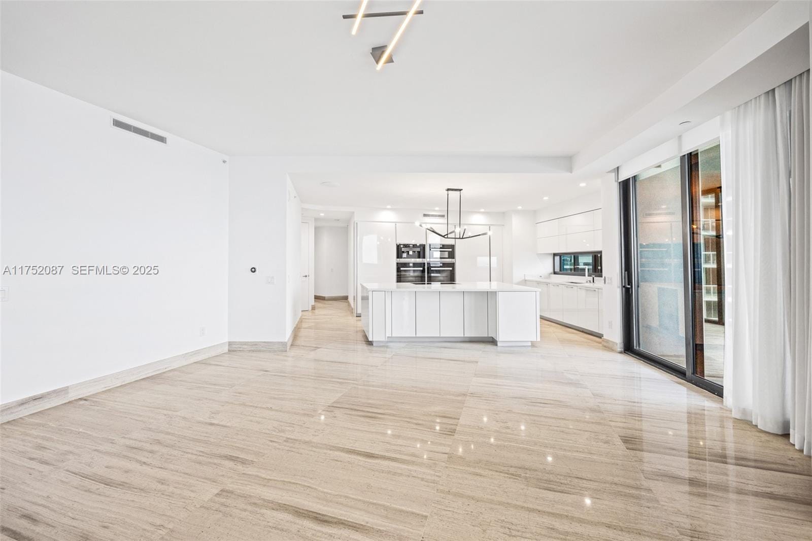 18555 Collins Avenue 2305, Sunny Isles Beach, FL 33160 photo 5