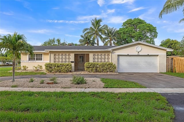 4818 NW 8th Street, Plantation, FL 33317