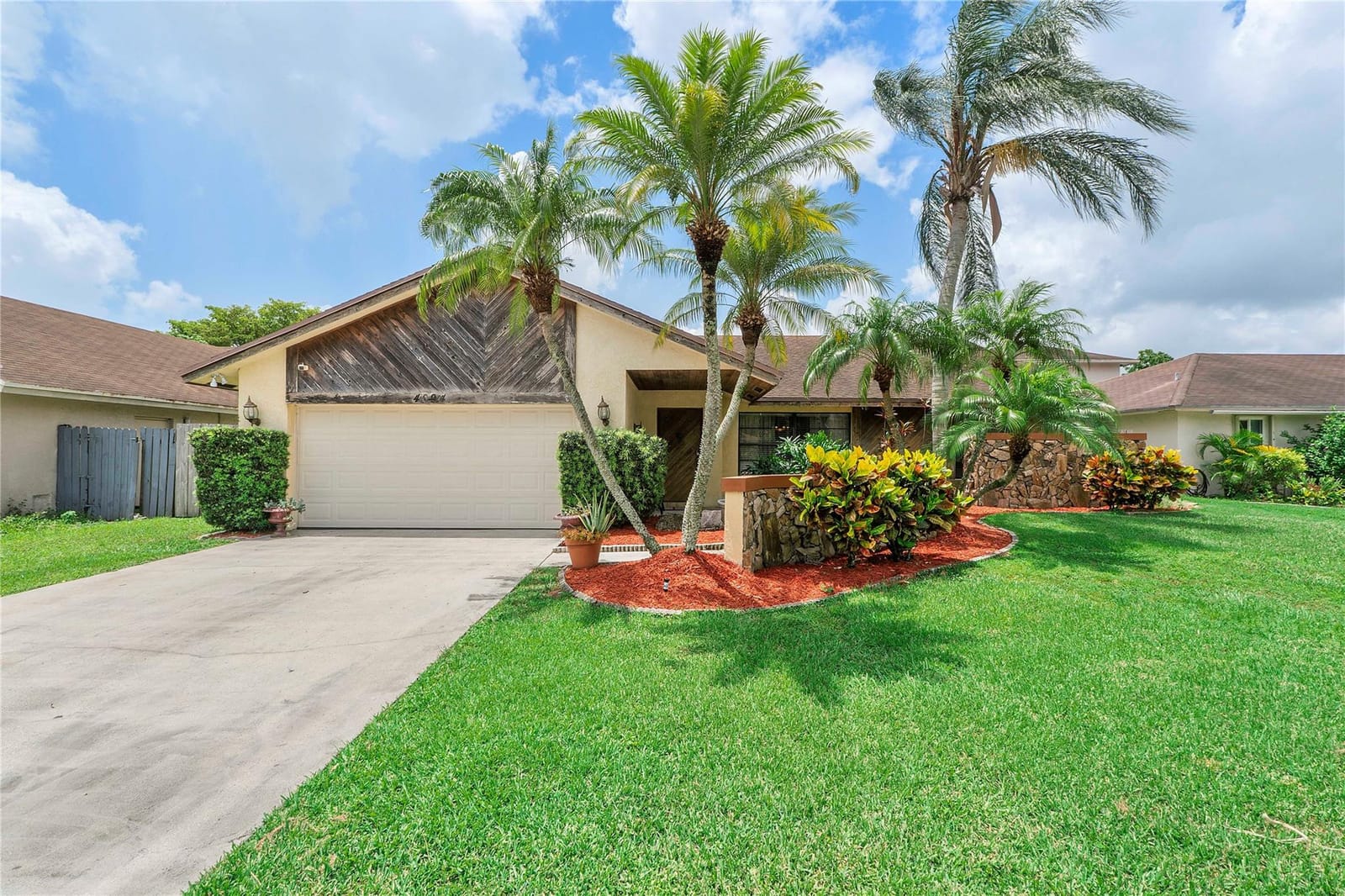 4094 NW 1st Place, Deerfield Beach, FL 33442 photo 1