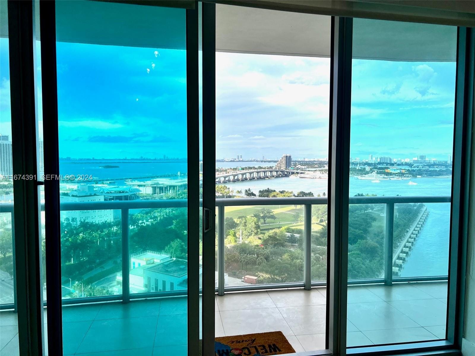 888 Biscayne Boulevard 1811 — photo 5