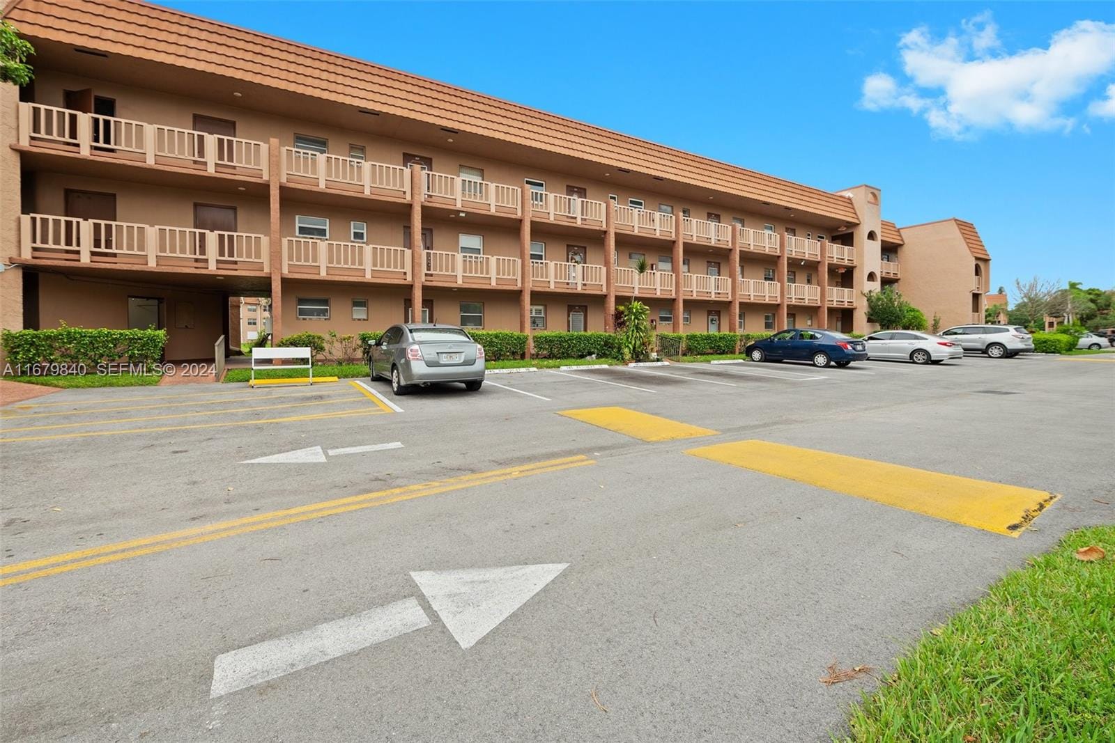 9580 Sunrise Lakes Boulevard 209, Sunrise, FL 33322