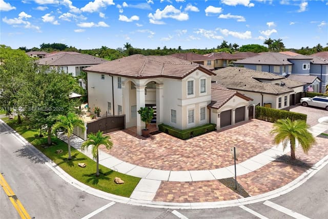 8902 NW 178th Lane, Hialeah, FL 33018